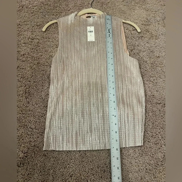 NWT new Anthropologie eri + Ali metallic gold shimmery pleated tank top medium - Picture 12 of 12